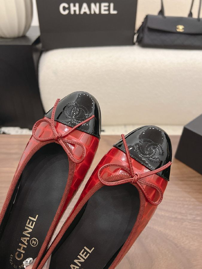 最高級シャネルスーパーコピー CHANEL 【シャネル】バレエ フラット シューズ ラウンドトゥ クロコ エナメル リボン CC ロゴ レッド ブラック ツートン シャネル バレリーナ レディース - 画像 (7)