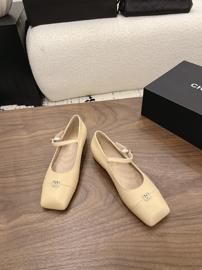 最高級シャネルスーパーコピー CHANEL 【シャネル】バレエ フラット シューズ ラウンドトゥ リボン CC ロゴ ブラック & ホワイト ツートン シャネル バレリーナ スクエアトゥ - 画像 (2)