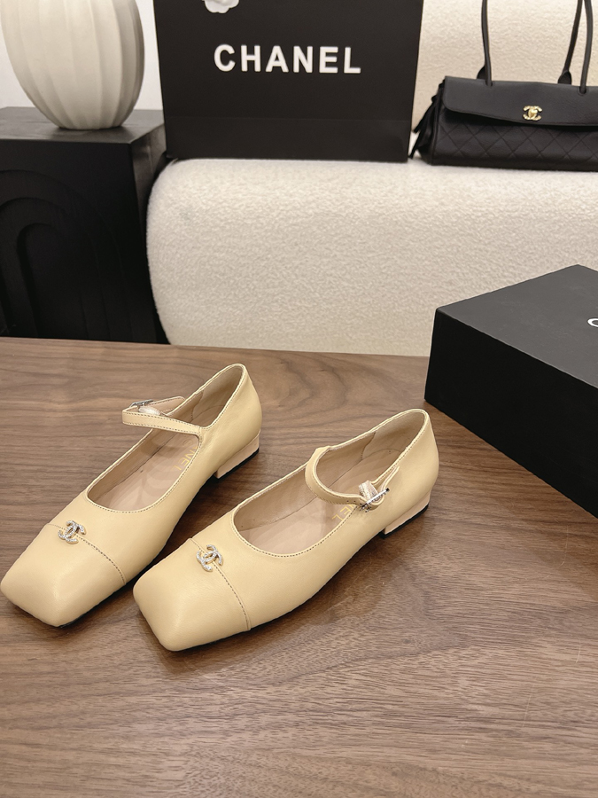 最高級シャネルスーパーコピー CHANEL 【シャネル】バレエ フラット シューズ ラウンドトゥ リボン CC ロゴ ブラック & ホワイト ツートン シャネル バレリーナ スクエアトゥ - 画像 (3)