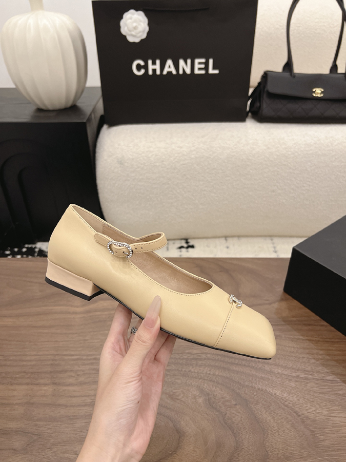 最高級シャネルスーパーコピー CHANEL 【シャネル】バレエ フラット シューズ ラウンドトゥ リボン CC ロゴ ブラック & ホワイト ツートン シャネル バレリーナ スクエアトゥ - 画像 (5)
