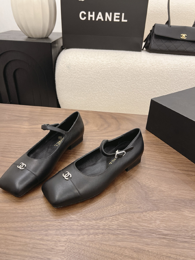 最高級シャネルスーパーコピー CHANEL 【シャネル】マリージェーン フラット シューズ スクエアトゥ ワンストラップ バックル CC ロゴ ブラック シャネル バレリーナ ブラック - 画像 (3)