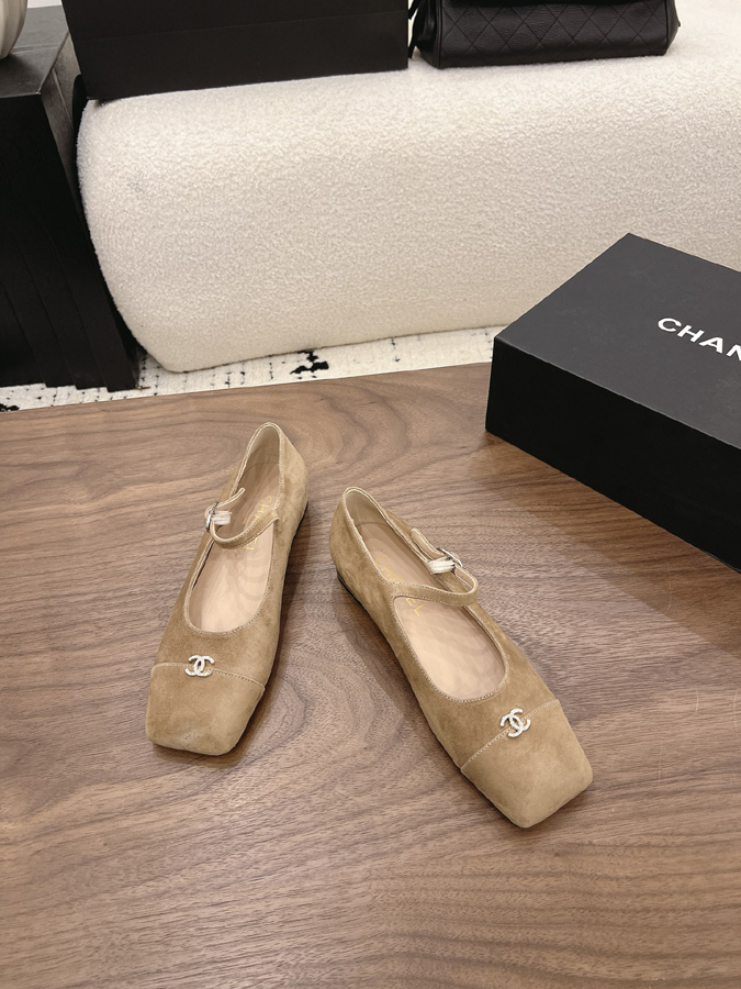 最高級シャネルスーパーコピー CHANEL 【シャネル】ワンストラップ スクエアトゥ マリージェーン キャメル スエード シャネルレディースサンダル シャネル バレリーナ スクエアトゥ - 画像 (2)