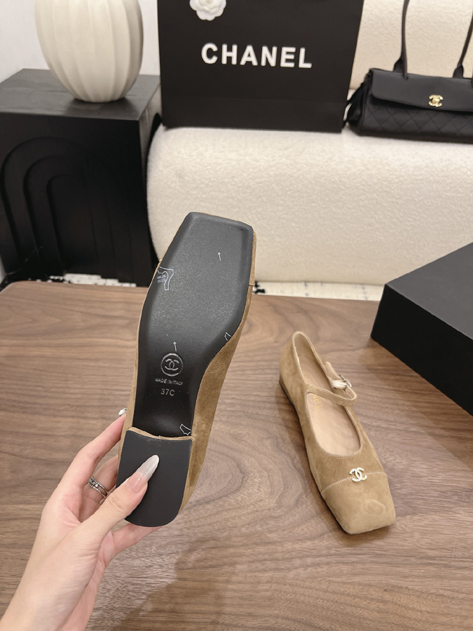 最高級シャネルスーパーコピー CHANEL 【シャネル】ワンストラップ スクエアトゥ マリージェーン キャメル スエード シャネルレディースサンダル シャネル バレリーナ スクエアトゥ - 画像 (9)