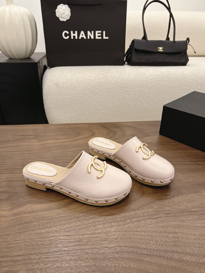 最高級シャネルスーパーコピー CHANEL 【シャネル】ダブルC パール スタッズ ミュール ライトピンク レザー サンダル シャネルミュール新作 - 画像 (6)