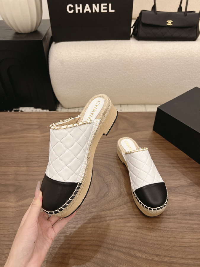 最高級シャネルスーパーコピー CHANEL【シャネル】キルティング チェーン エスパドリーユ ミュール 白黒 レザー サンダル シャネルミュール値段 - 画像 (3)