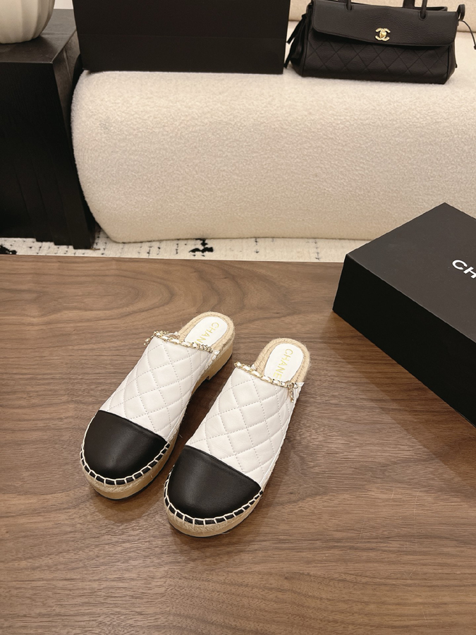 最高級シャネルスーパーコピー CHANEL【シャネル】キルティング チェーン エスパドリーユ ミュール 白黒 レザー サンダル シャネルミュール値段 - 画像 (7)