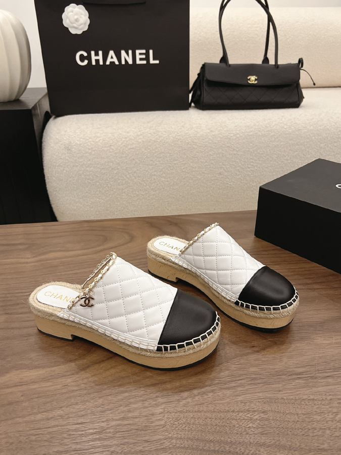 最高級シャネルスーパーコピー CHANEL【シャネル】キルティング チェーン エスパドリーユ ミュール 白黒 レザー サンダル シャネルミュール値段 - 画像 (9)