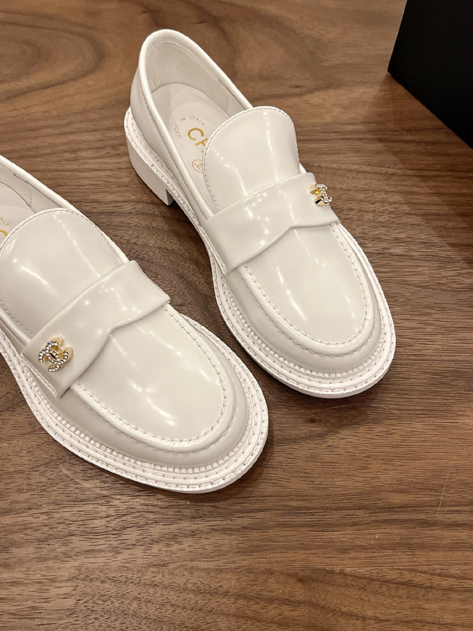 最高級シャネルスーパーコピー CHANELシャネル ローファー ダブルC ホワイト エナメル 厚底 レディース シャネル 靴 ローファー - 画像 (7)