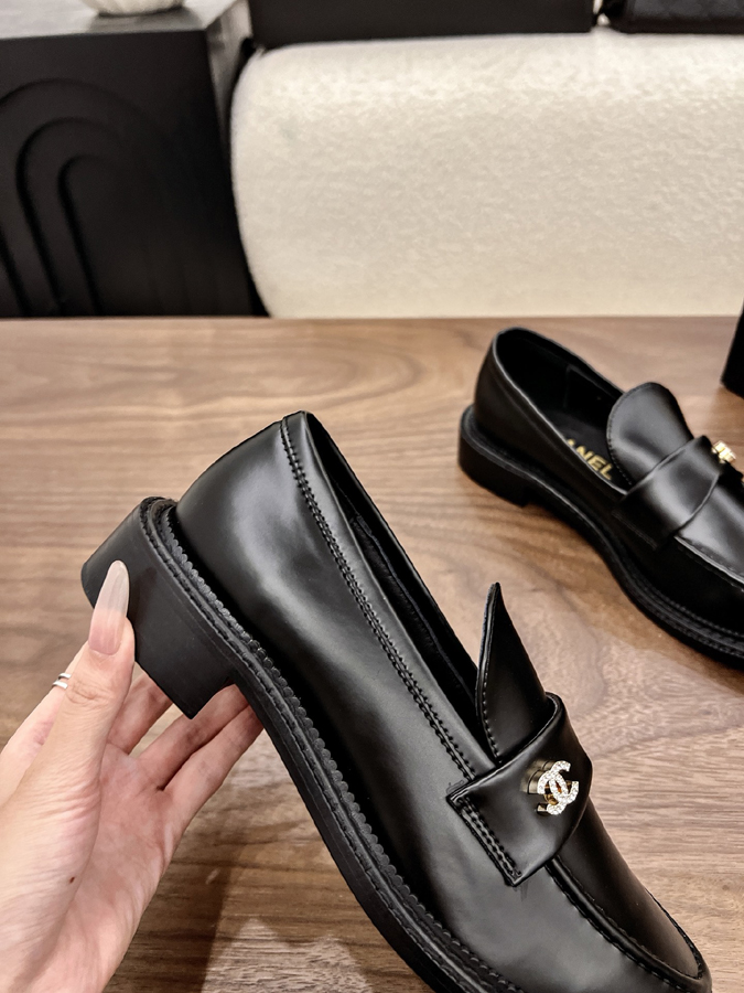 最高級シャネルスーパーコピー CHANEL【シャネル】ダブルC マーティニーク ローファー ブラック 光沢 レザー 靴 シャネル厚底レディース - 画像 (7)
