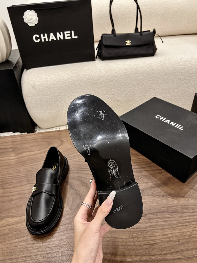 最高級シャネルスーパーコピー CHANEL【シャネル】ダブルC マーティニーク ローファー ブラック 光沢 レザー 靴 シャネル厚底レディース - 画像 (8)
