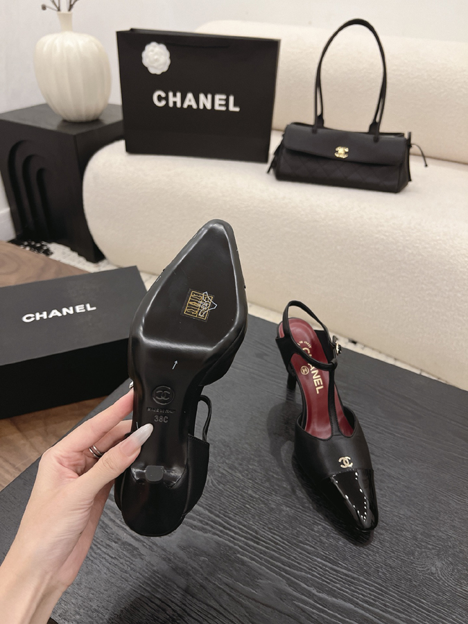 最高級シャネルスーパーコピー シャネル スリングバック サンダル パール バックル ブラック エナメル カメリア ロゴ レディース シャネルバイカラーパンプス - 画像 (9)